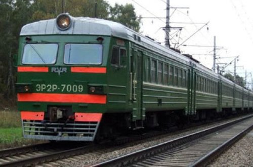 Bakıda dəmir yolu stansiyasında DƏHŞƏT: Sürücü yükün altında can verdi