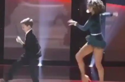 Ana ilə oğulun möhtəşəm performansı - İzlənmə rekordu qıran VİDEO