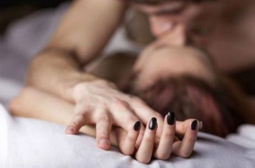 Arvadını xalası oğlu ilə yataqda çılpaq tutdu, toyu yasa çevirdi - TƏFƏRRÜAT