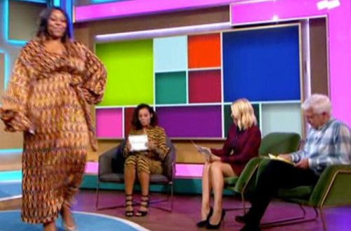 Kök model studiyada yıxıldı - VİDEO - FOTO