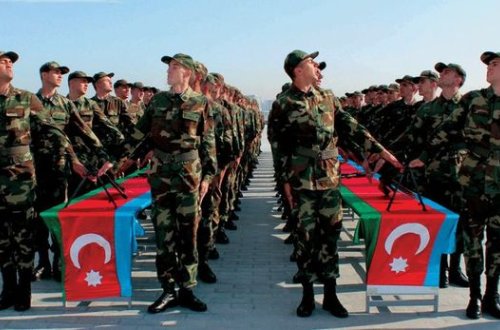 Azərbaycanda kişilərin hərbi qeydiyyata alınma yaşı aşağı salınır