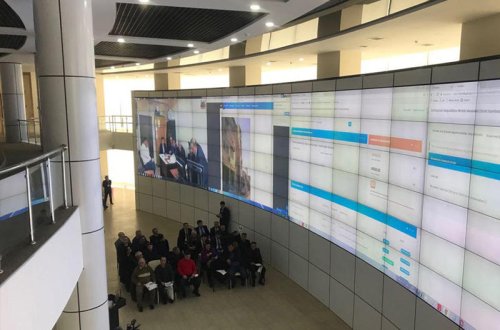 Sahibkarın 25 ədəd qadın koftası vergi borcuna görə hərraca çıxarıldı