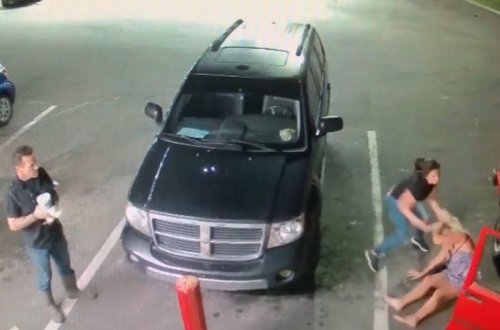 Yanacaqdoldurma məntəqəsində qadınları döyüb, qız uşağını sürüdülər - VİDEO