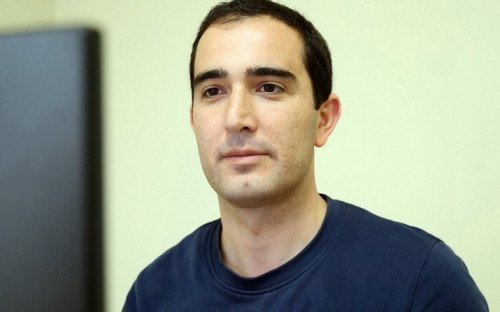 Jurnalistin atasını öldürən şəxs niyə həbs edilmir? - Üstəlik AZAL-da işləyir