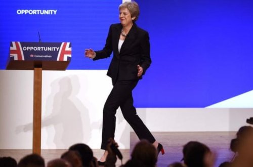 Baş nazirdən MARAQLI RƏQS - Salondakılar GÜLÜŞDÜ