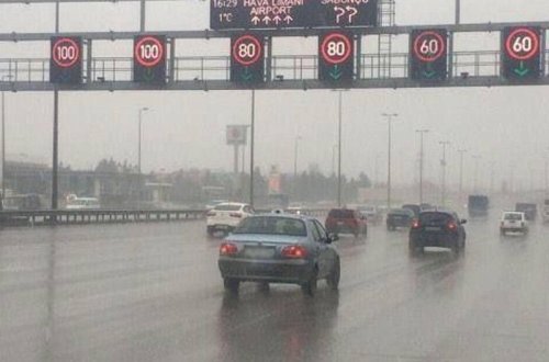 BNA-dan yağış xəbərdarlığı - Sürət həddi 20 km/saat endirildi