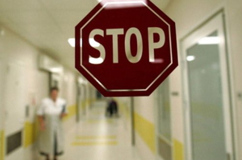 Bakıda klinikada ölüm: əməliyyatdan 10 saat sonra keçindi