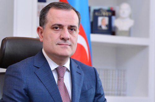 Nazirin müəllimlərə TƏBRİKİ