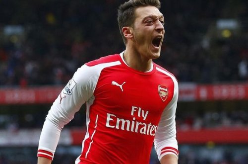 Bakıda Özilin forması üstündə dava düşdü - VİDEO