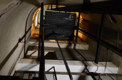 Bakıda lift qırıldı, qadın altında qaldı: DƏHŞƏTLİ GÖRÜNTÜLƏR - ANBAAN VİDEO