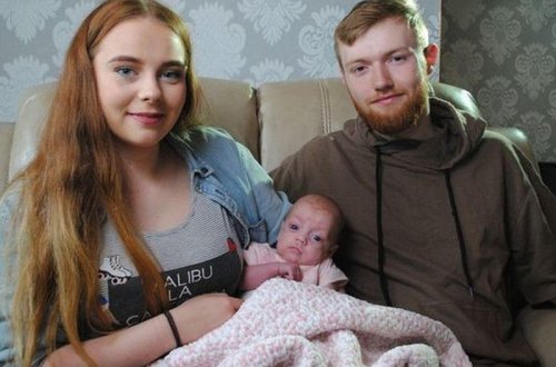 18 yaşlı qız uşaq doğana qədər hamilə olduğunu bilməyib - FOTO