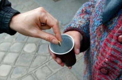 Dilənçi üstündə düşən qanlı dava - MƏHKƏMƏDƏ