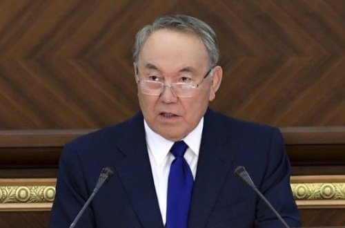 Nazarbayev əməkhaqlarını artırdı