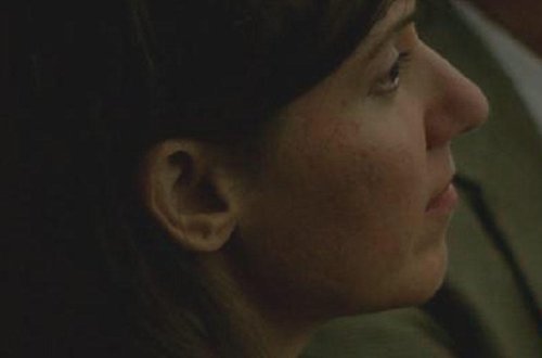 Uşağını əmizdirərkən çəkdiyi VİDEOları Youtube-a yükləyən qadın həbs edildi - FOTO