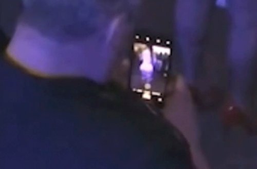 Konsertdə qadının ayaqlarını çəkən POLİS YAXALANDI