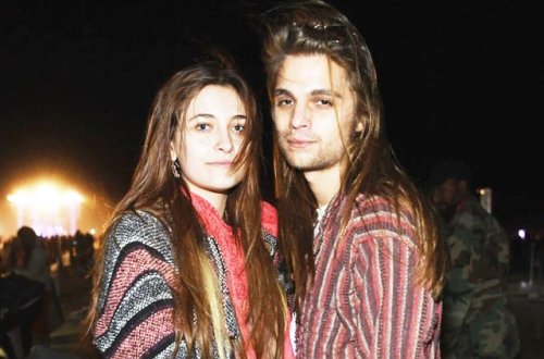 Maykl Ceksonun biseksual qızı yeni sevgilisi ilə - Fotolar