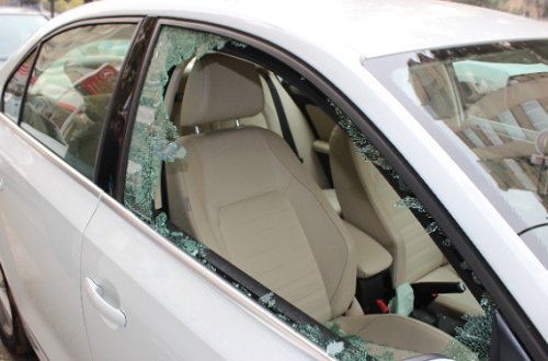 Bakıda sevgilisindən rədd cavabı alan oğlan onun maşınını əzdi