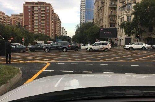 Bakı yollarında sarı tor - Onun əli və ya dili yoxdur ki...