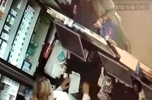 Bakıda aptekdə qadının oğurluğu kameraya düşdü - VİDEO