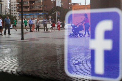 “Facebook” yüzlərlə hesabı sildi