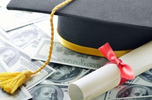 Şəhərin mərkəzində tələbəyə qarşı ŞOK HƏRƏKƏT - AZƏRBAYCANDA