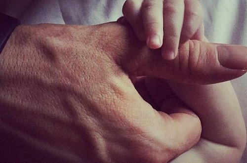 ABŞ-da iki nəfər 9 aylıq qızı zorladı - FOTO