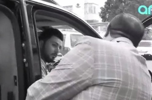 Manaf Ağayev ARB TV-nin əməkdaşına hücum etdi - Video