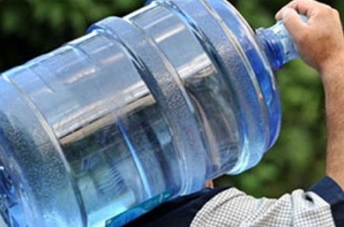 Bakıda fantastik qiymətə su satılır: İspaniya, yoxsa sex malı? (FOTO)