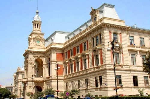 Bakı meriyası: Sürüşmə zonasındakı tikililərin sahibləri məsuliyyət daşıyırlar