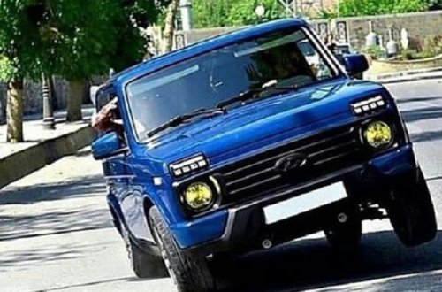 Bakıda “Niva” sürücüsünün “avtoşluğu” kameraya düşdü - VİDEO