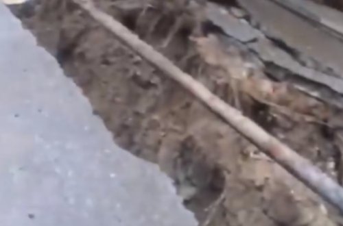 Bakının mərkəzində YOL ÇÖKDÜ - FOTO/VİDEO