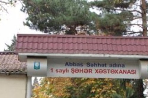 Azərbaycanda xəstəxanada BİABIRÇILIQ: Yerə yıxılan xəstəyə həkimlər kömək etmədi (VİDEO)