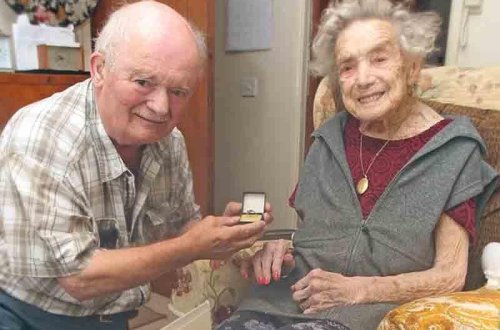 100 yaşlı nənənin toyu oldu - VİDEO - FOTO