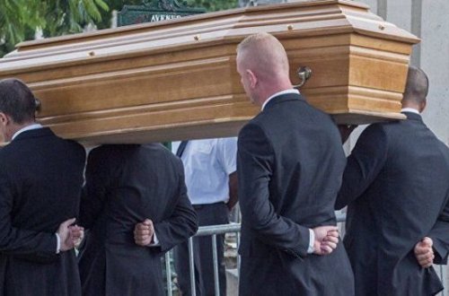 Kanadalı öz dəfnindən sonra evə döndü - FOTO