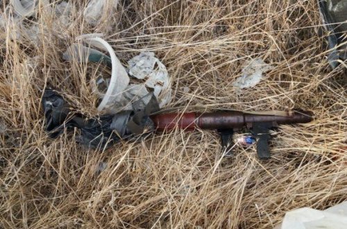 Bakıda yol kənarında qumbaraatan tapıldı - FOTO