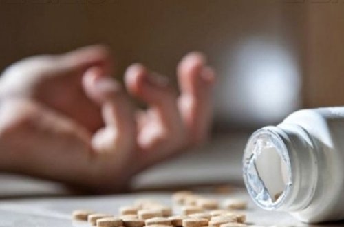 18 yaşlı qız dərmandan zəhərləndi