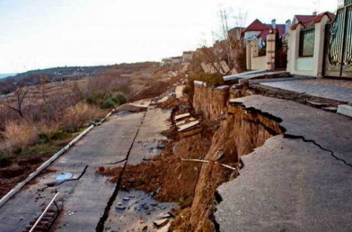 Əziz Qaralov: Zığda evlər deformasiyaya uğrayıb