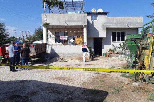 Ana 3 övladının başını bədənindən ayırdı - FOTO