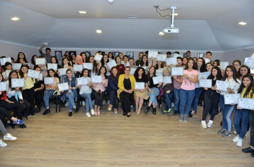 “Ailə institutunun inkişafı ilə bağlı təşəbbüslər” mövzsunda seminar keçirilib