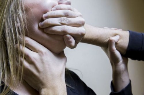 Restoranda qabyuyan qadını zorlamağa cəhd edən ofisianta cəza verildi