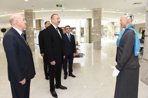 İlham Əliyevin robot “Sofiya” ilə söhbəti - FOTO/VİDEO