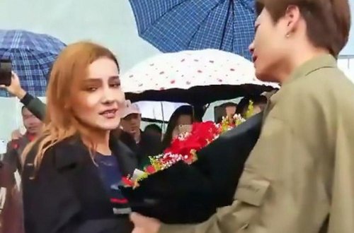 Evlənmə təklifinə rədd cavabı alan varlı gənc hirsini belə çıxdı - Video