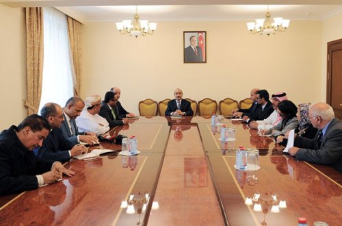 Əli Həsənov ərəb jurnalistlərlə görüşdü