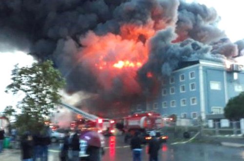 SON DƏQİQƏ: Fabrik yanır - FOTO