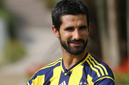 Türk futbolçu 3 qadınla gecə klubunda - Foto