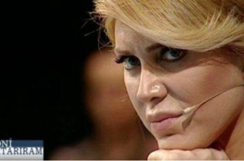 Azərbaycanda keçmiş polisi namaz qılarkən arvadı bıçaqladı? — ŞOK İDDİA (VİDEO)