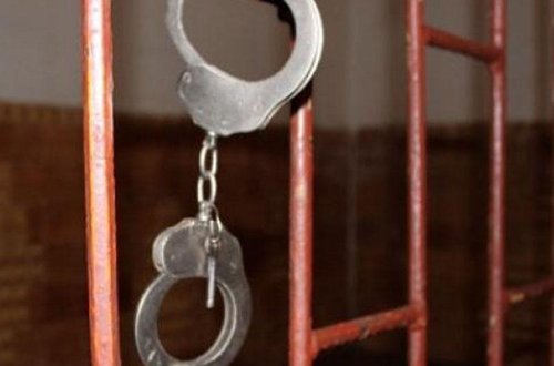 Yarım milyonluq dələduzluq edən şəxs məhkəmə zalında həbs olundu