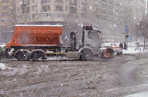 Rumıniyaya yağan güclü qar problemlər yaratdı, nəqliyyatın hərəkəti iflic oldu