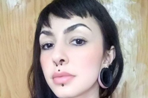 Qız göbəyini kəsib, sevdiyi oğlana göndərdi - 