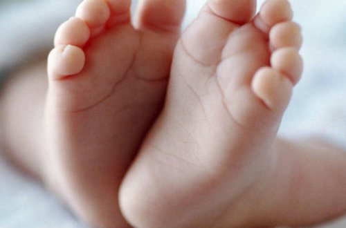 Qadın anası ilə əlbir olaraq körpəsini öldürdü - Azərbaycanda DƏHŞƏT